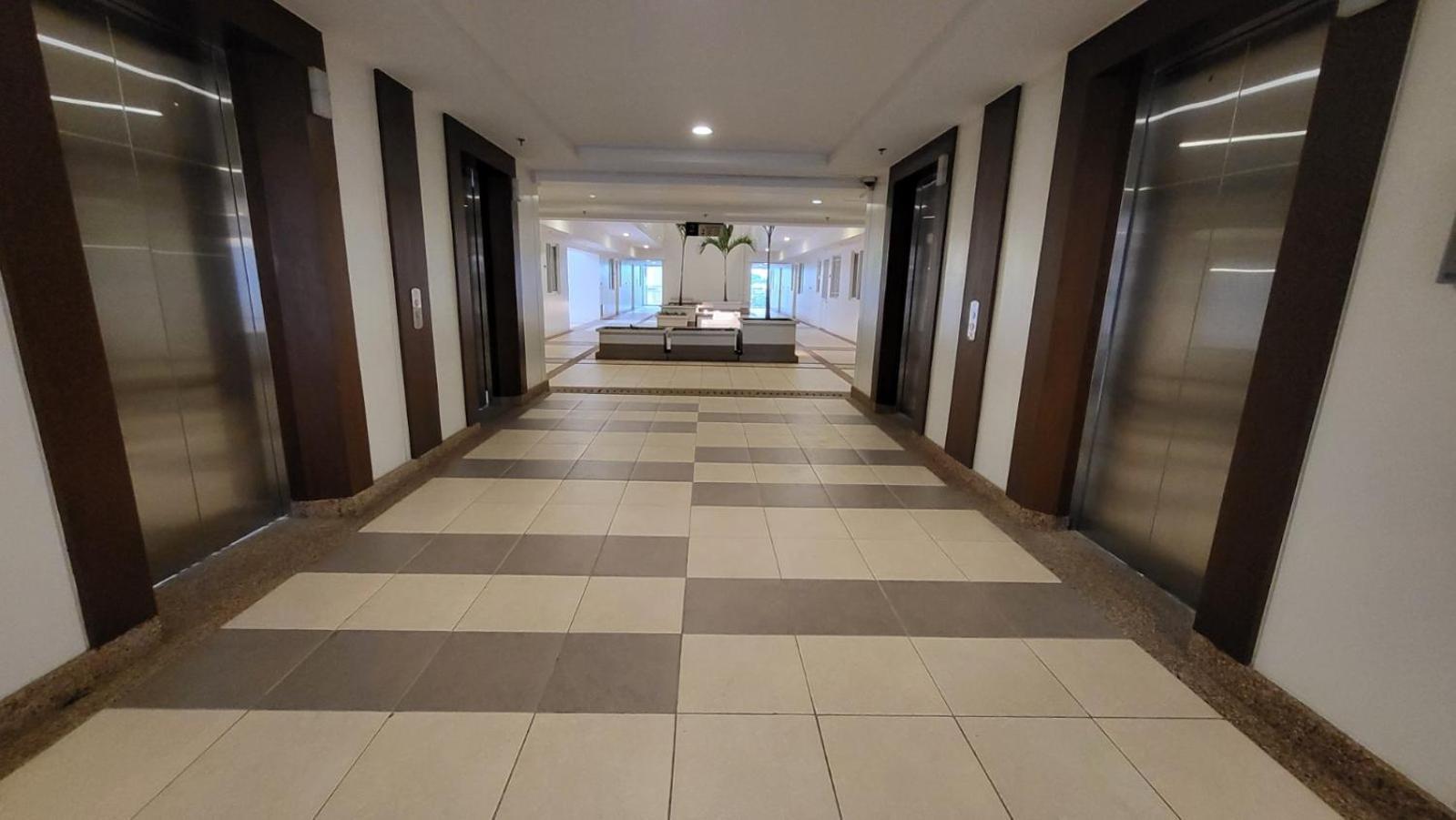 The Atherton- Spacious Modern Condo Unit In Paranaque Near The Airport, Makati, Bgc And Highways Paranaque City Esterno foto