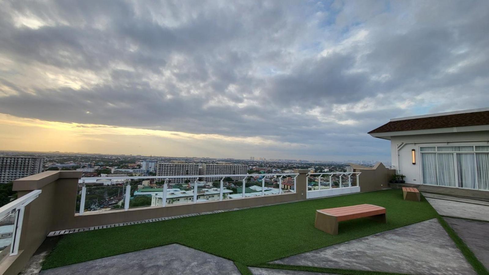 The Atherton- Spacious Modern Condo Unit In Paranaque Near The Airport, Makati, Bgc And Highways Paranaque City Esterno foto
