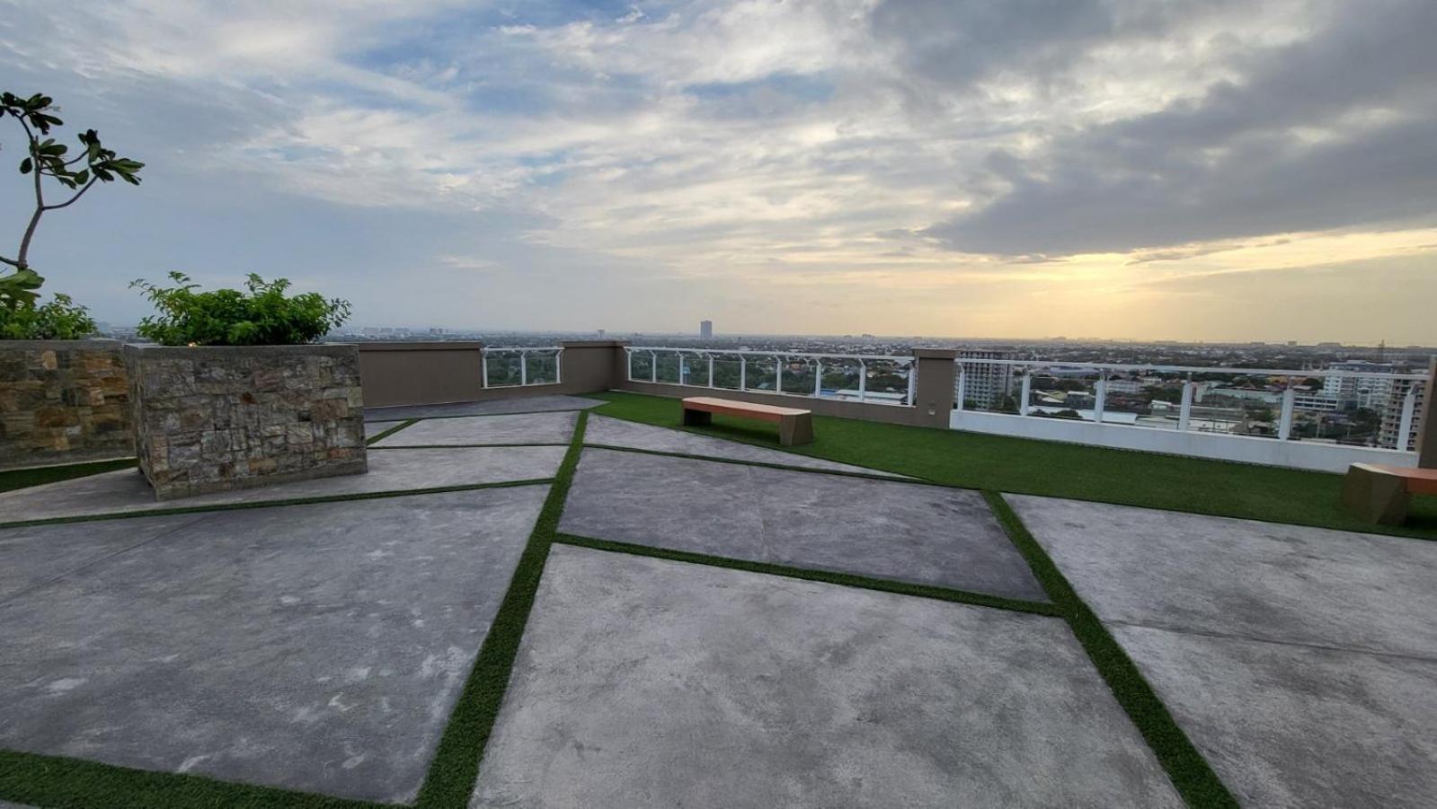 The Atherton- Spacious Modern Condo Unit In Paranaque Near The Airport, Makati, Bgc And Highways Paranaque City Esterno foto
